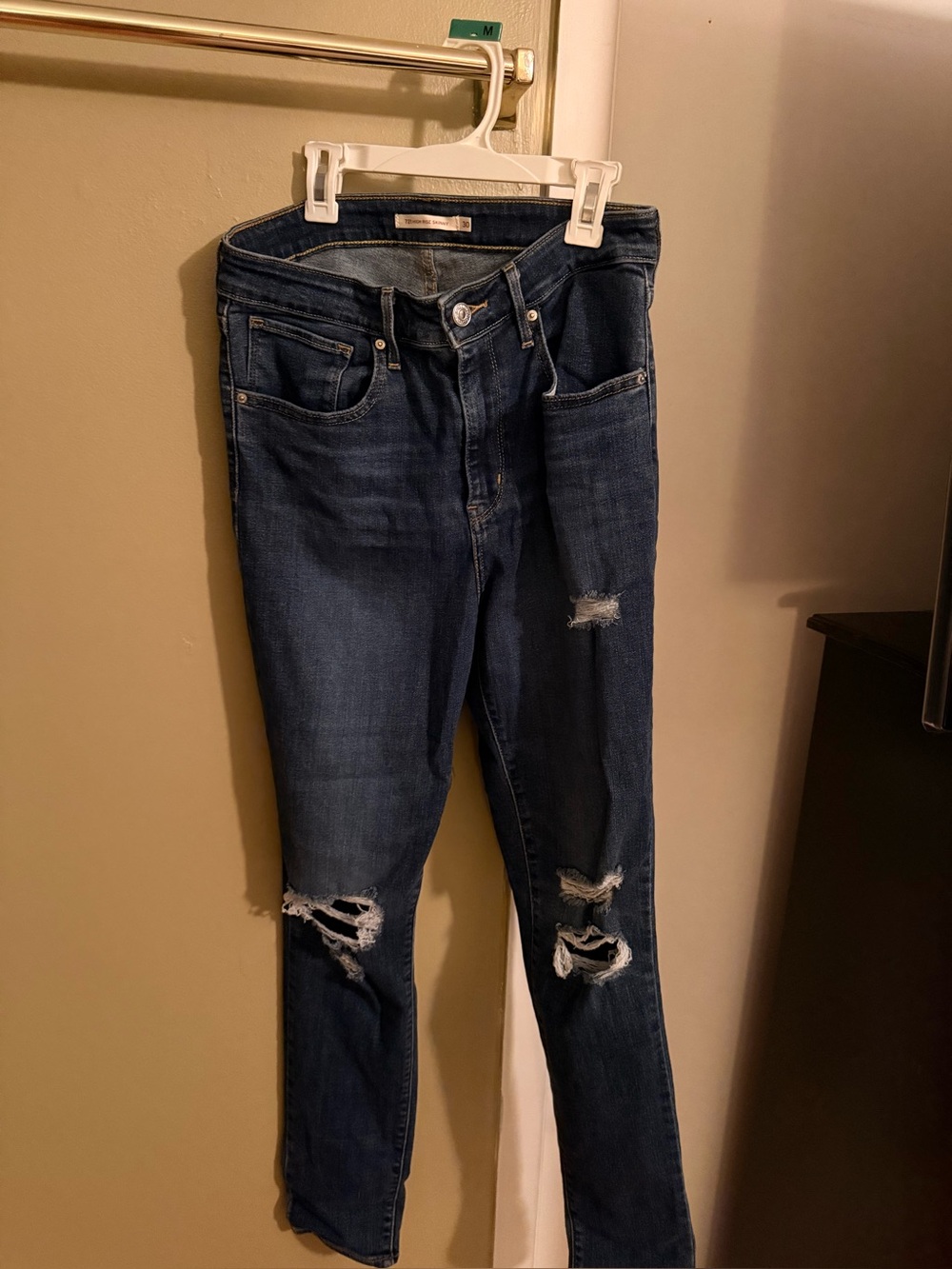 Levi's Women's Distressed Skinny Jeans in Medium Blue